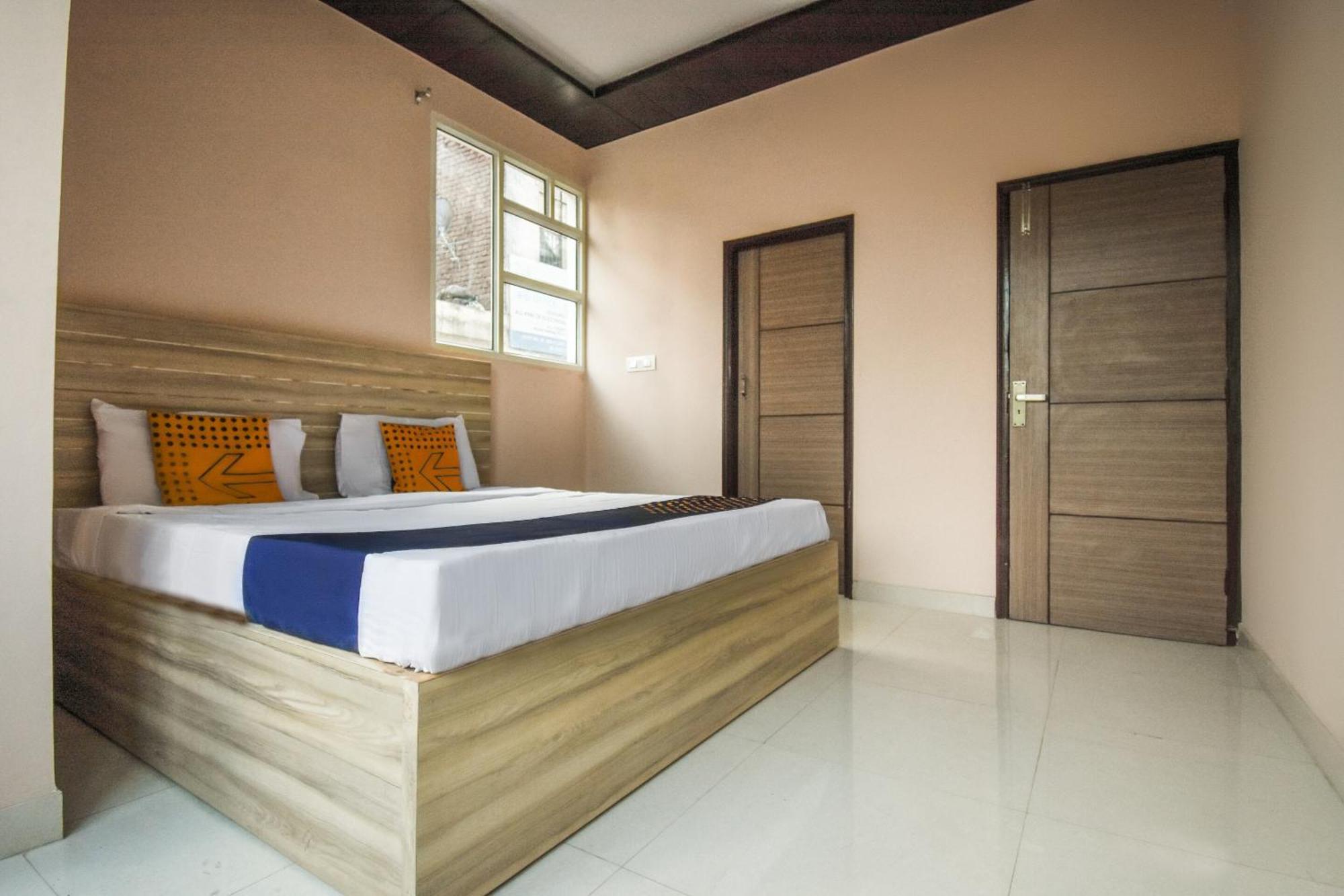 SPOT ON 65851 Hotel Hi Tech Panchkula Exterior foto